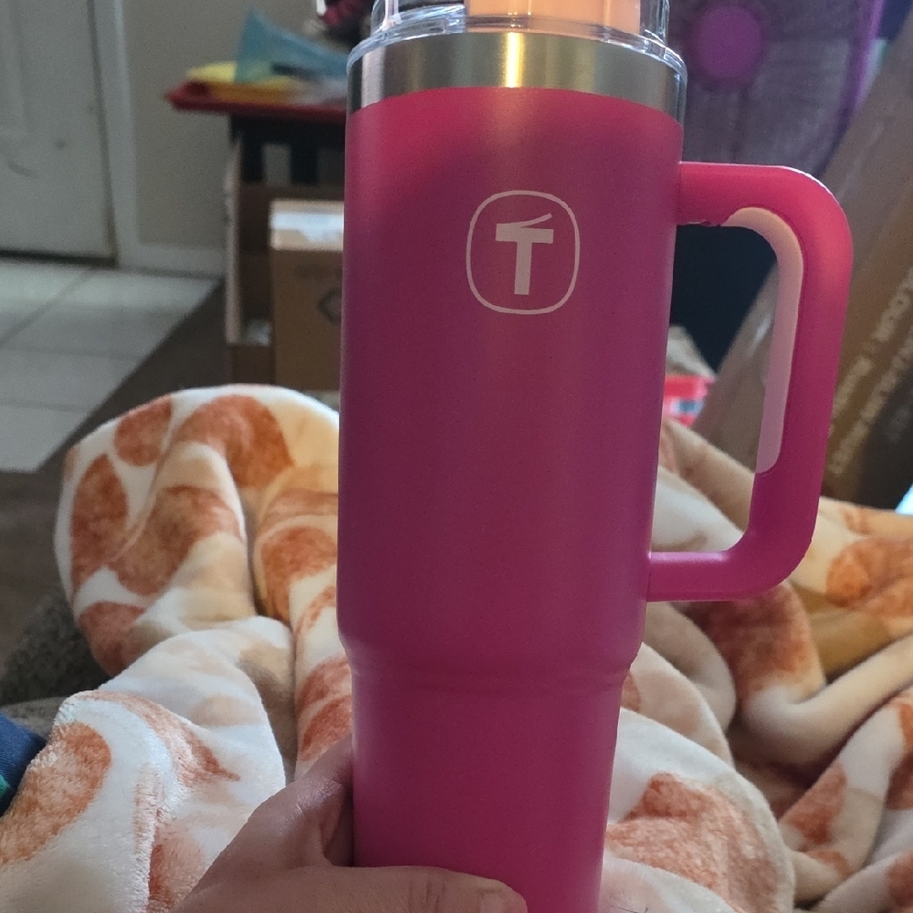 Pink Tupperware Tumbler with Lid and Straw - Brand New Never Used. 37oz